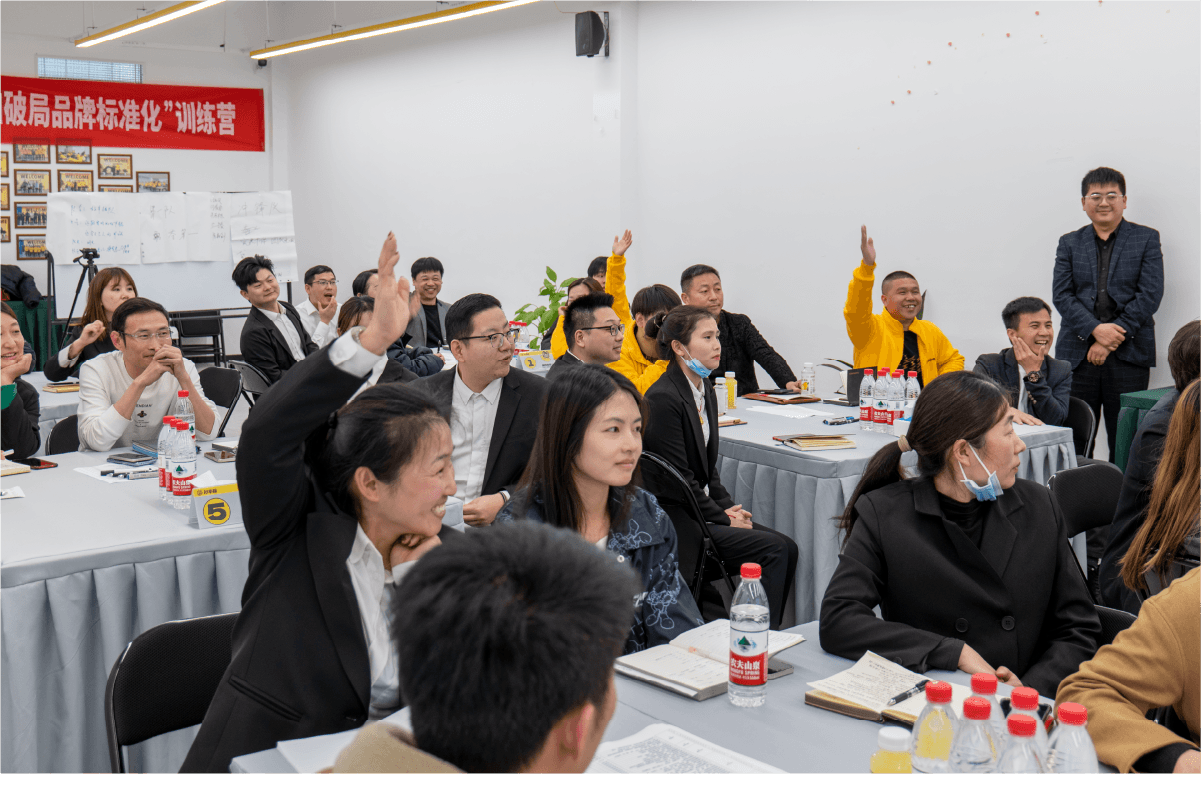 告别千店同质化！潮玩 + 量贩零食解锁青年创业新方向(图1)