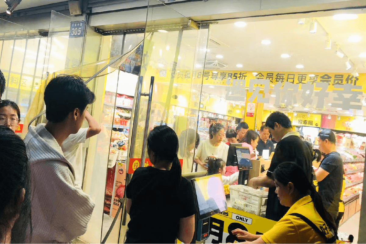 把握线下消费新趋势，双业态门店竞争力十足(图1)